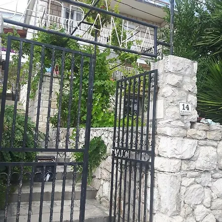 Noor And Guest house