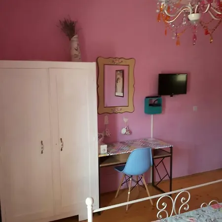 Noor And Guest house 3*