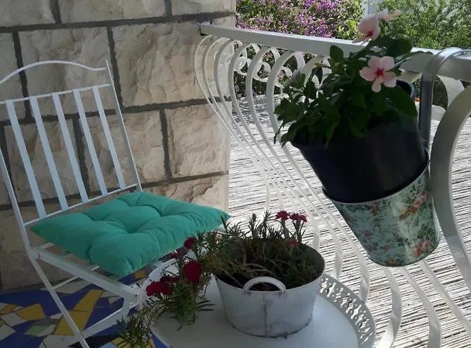 Noor And Guest house 3*